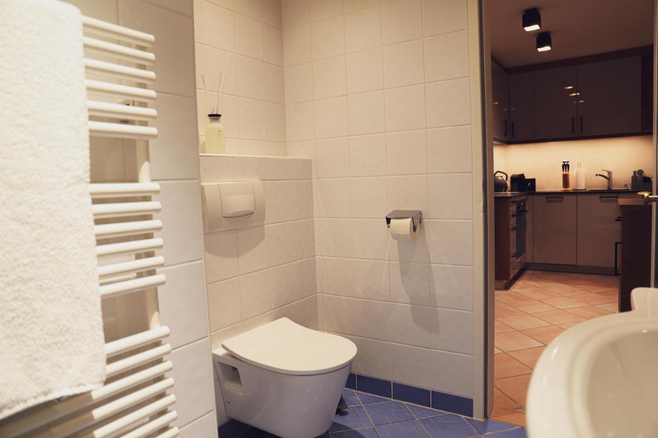 Apartment Mocking *