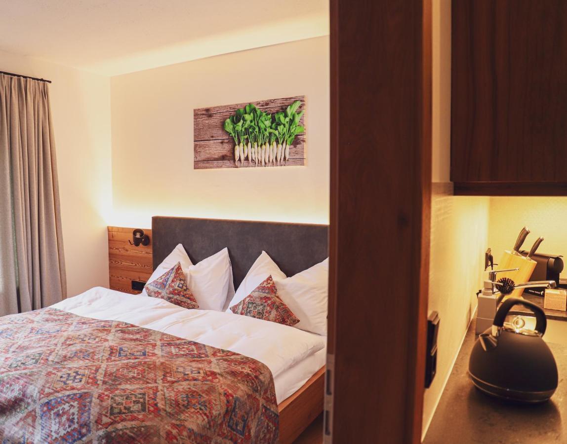 Mocking Apartment *