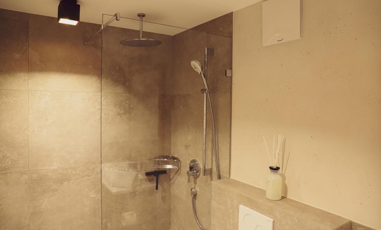 Mocking Apartment *