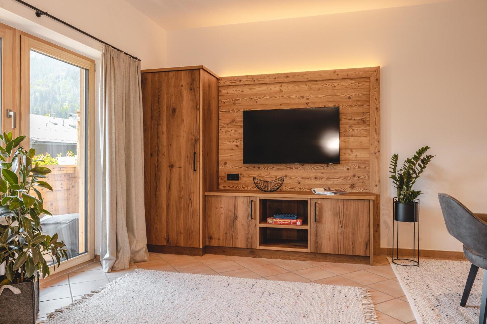 Apartment Mocking