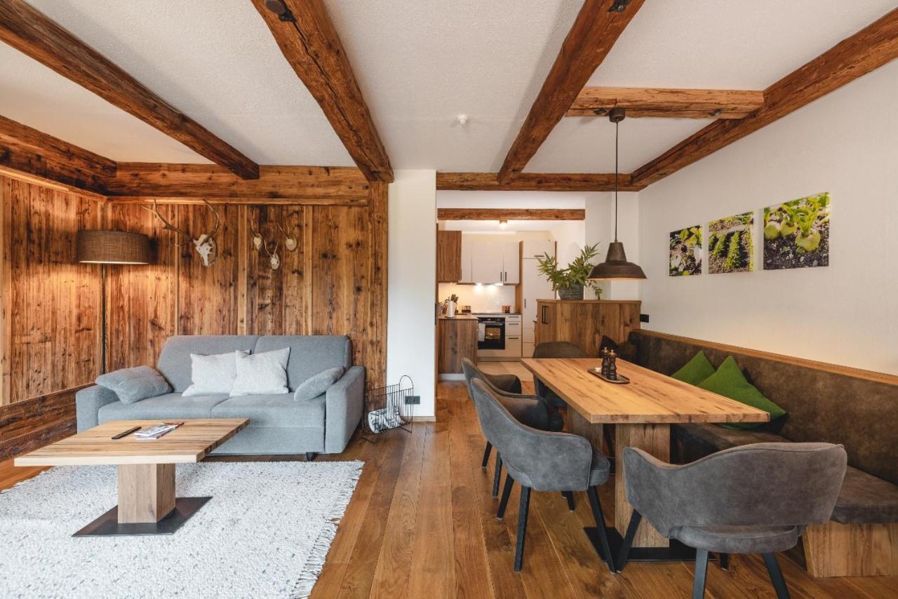 Apartment Mocking