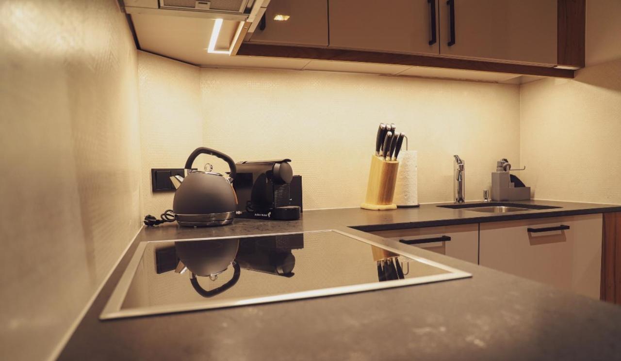 Apartment Mocking *